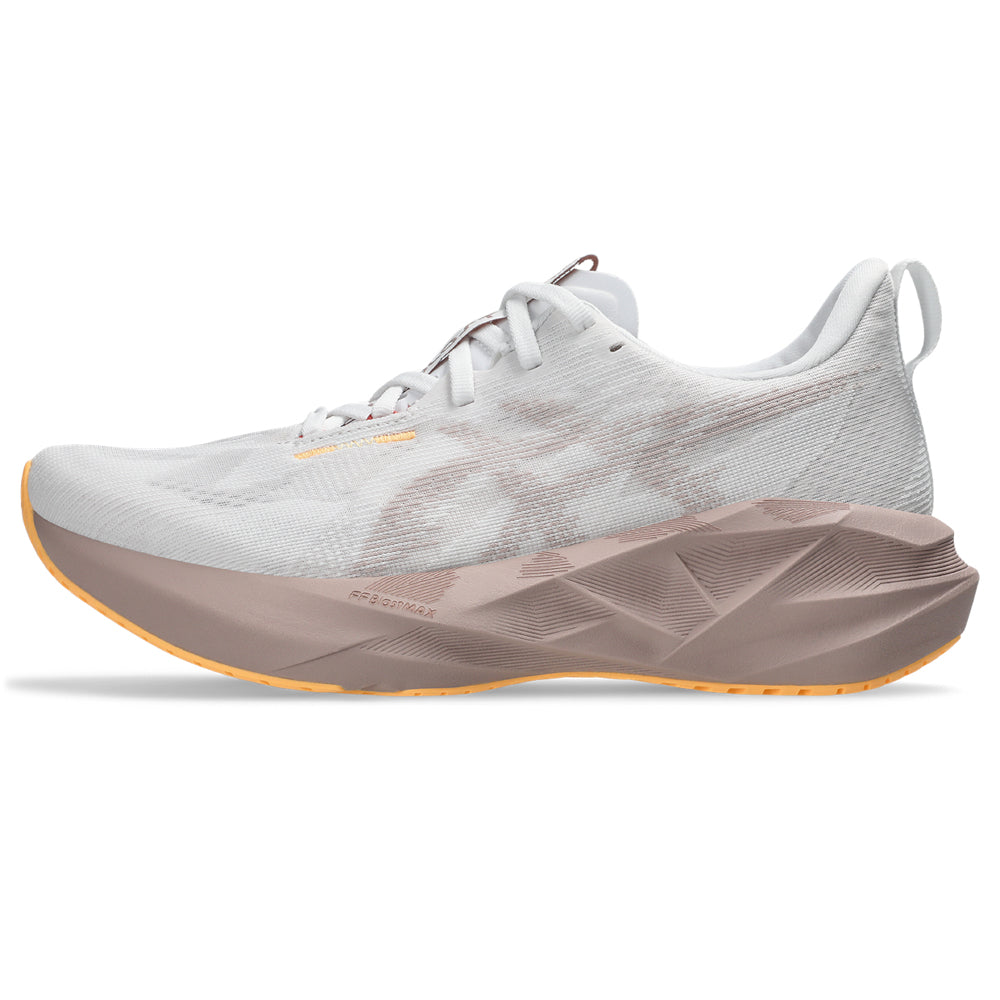 Tenis Asics para Mujer Novablast 5 Blanco