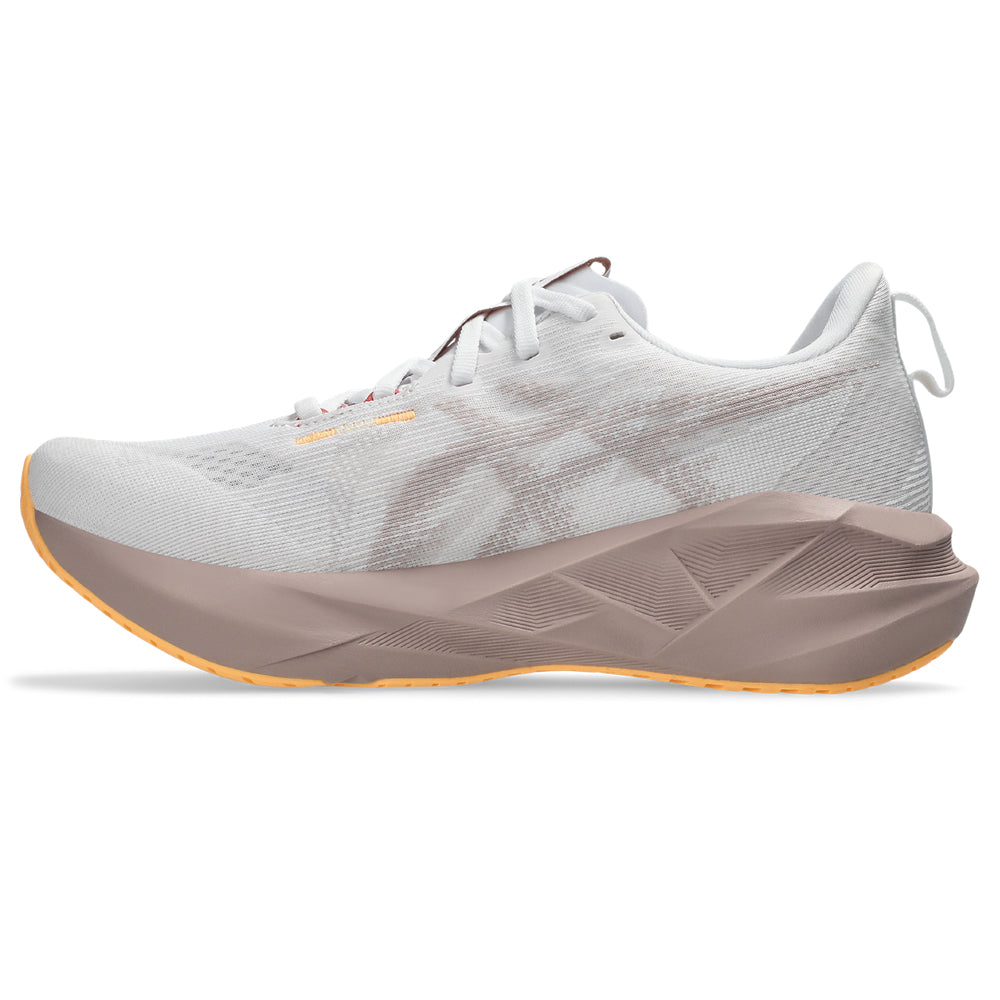 Tenis Asics para Mujer Novablast 5 Blanco