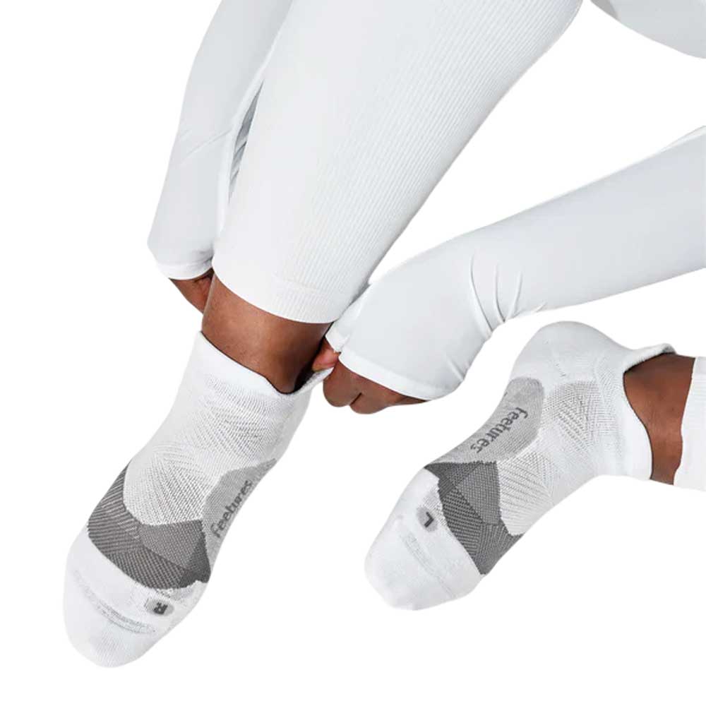 Calcetas Cortas Feetures Unisex Elite Cushion No Show Tab Blanco