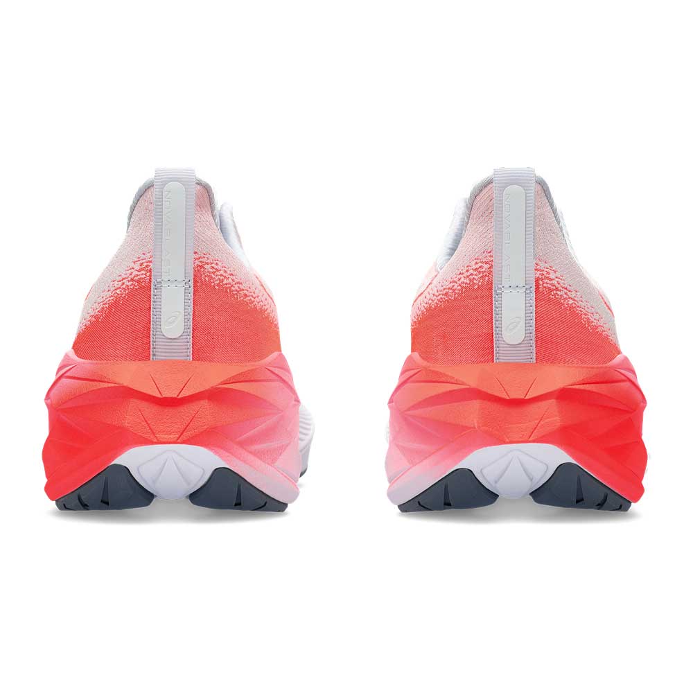 Tenis Asics para Hombre Novablast 4 Centennial of Speed Blanco