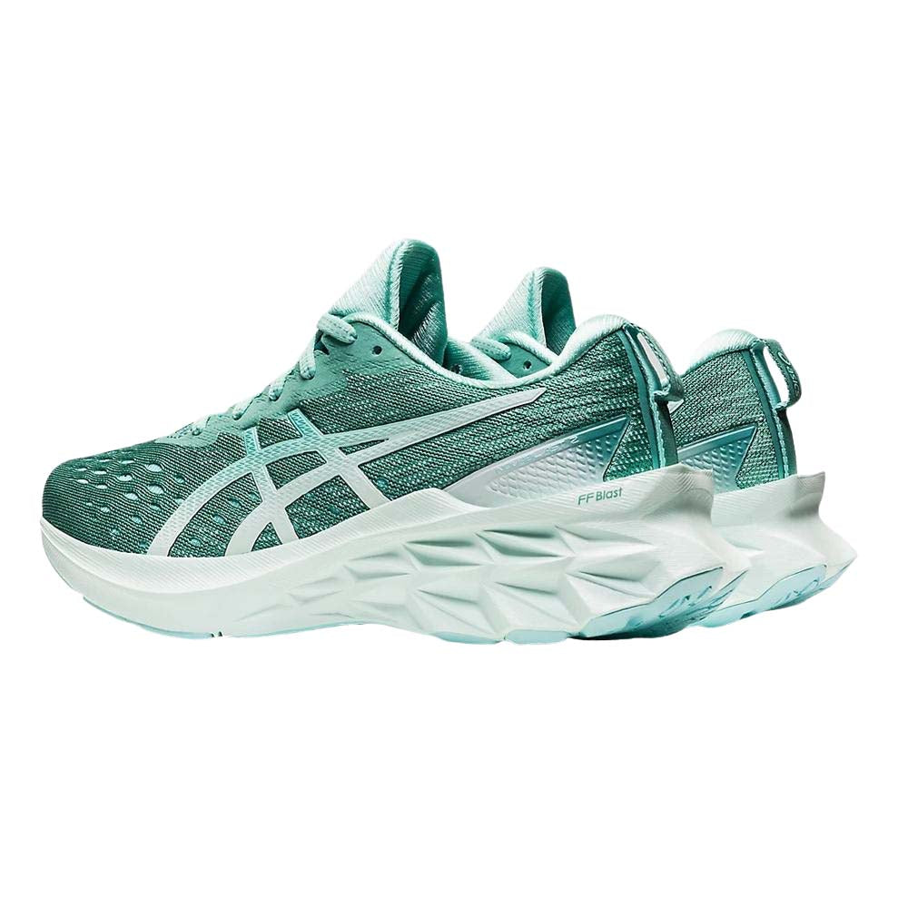 Tenis Asics para mujer Novablast 2