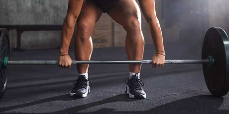¿Qué pasa si corres con tenis de gimnasio?