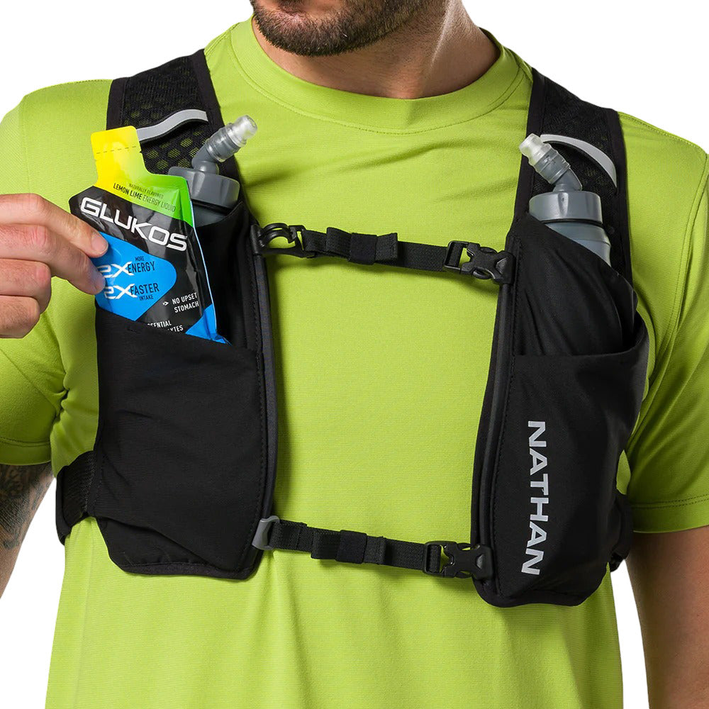 Chaleco de hidratación Nathan Unisex Quickstart 3.0 4 lt with 2 Quickstar 14oz Soft Flask Negro