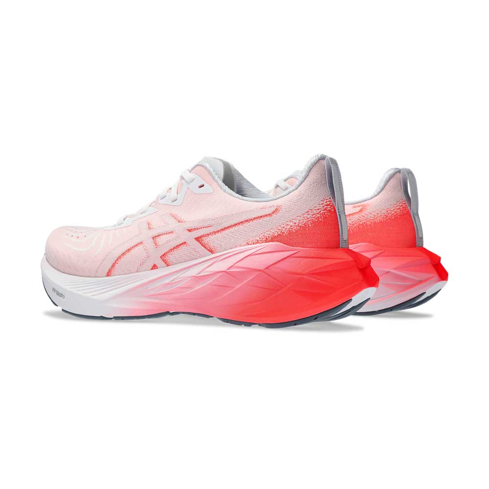 Tenis Asics para Mujer Novablast 4 Centennial of Speed Blanco